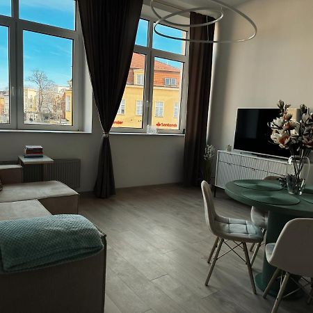 شقة Loft Przy Placu Niepodleglosci يلينيا غورا المظهر الخارجي الصورة