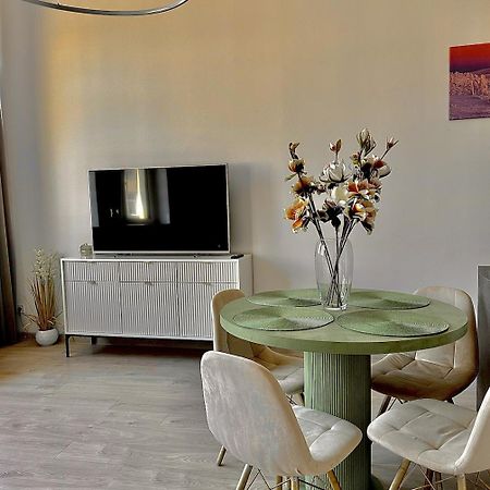 شقة Loft Przy Placu Niepodleglosci يلينيا غورا المظهر الخارجي الصورة