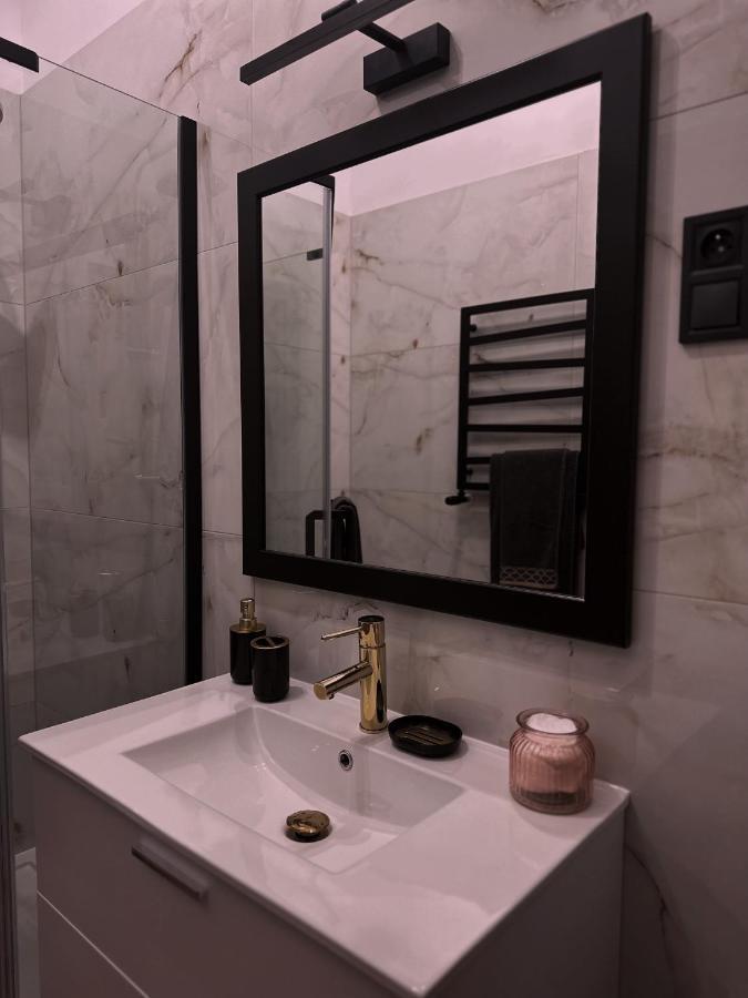 شقة Loft Przy Placu Niepodleglosci يلينيا غورا المظهر الخارجي الصورة