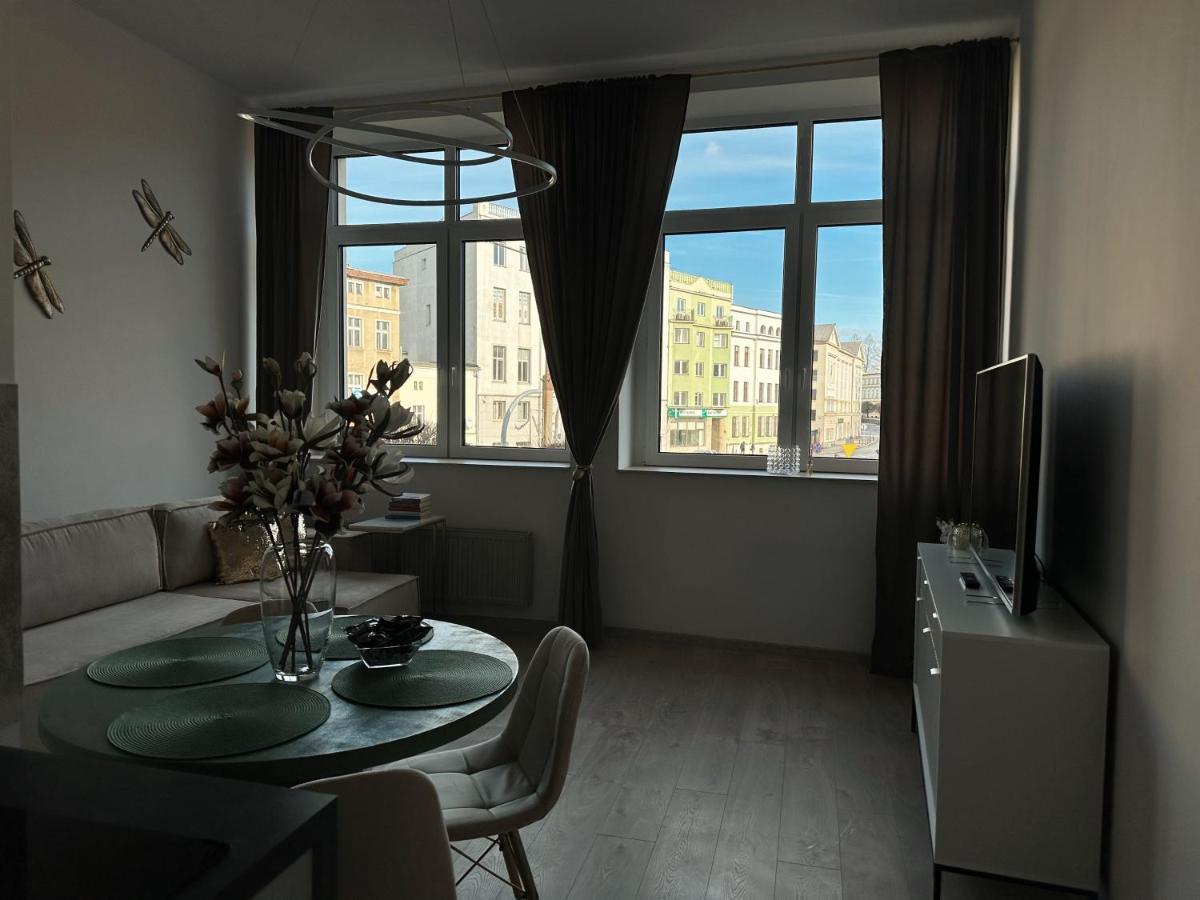 شقة Loft Przy Placu Niepodleglosci يلينيا غورا المظهر الخارجي الصورة