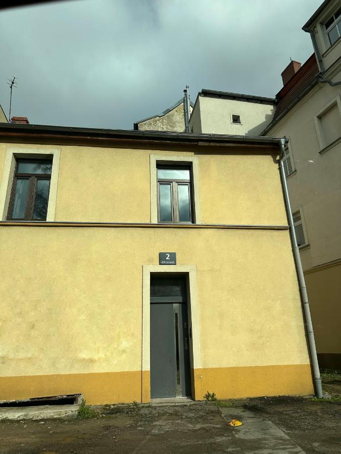 شقة Loft Przy Placu Niepodleglosci يلينيا غورا المظهر الخارجي الصورة