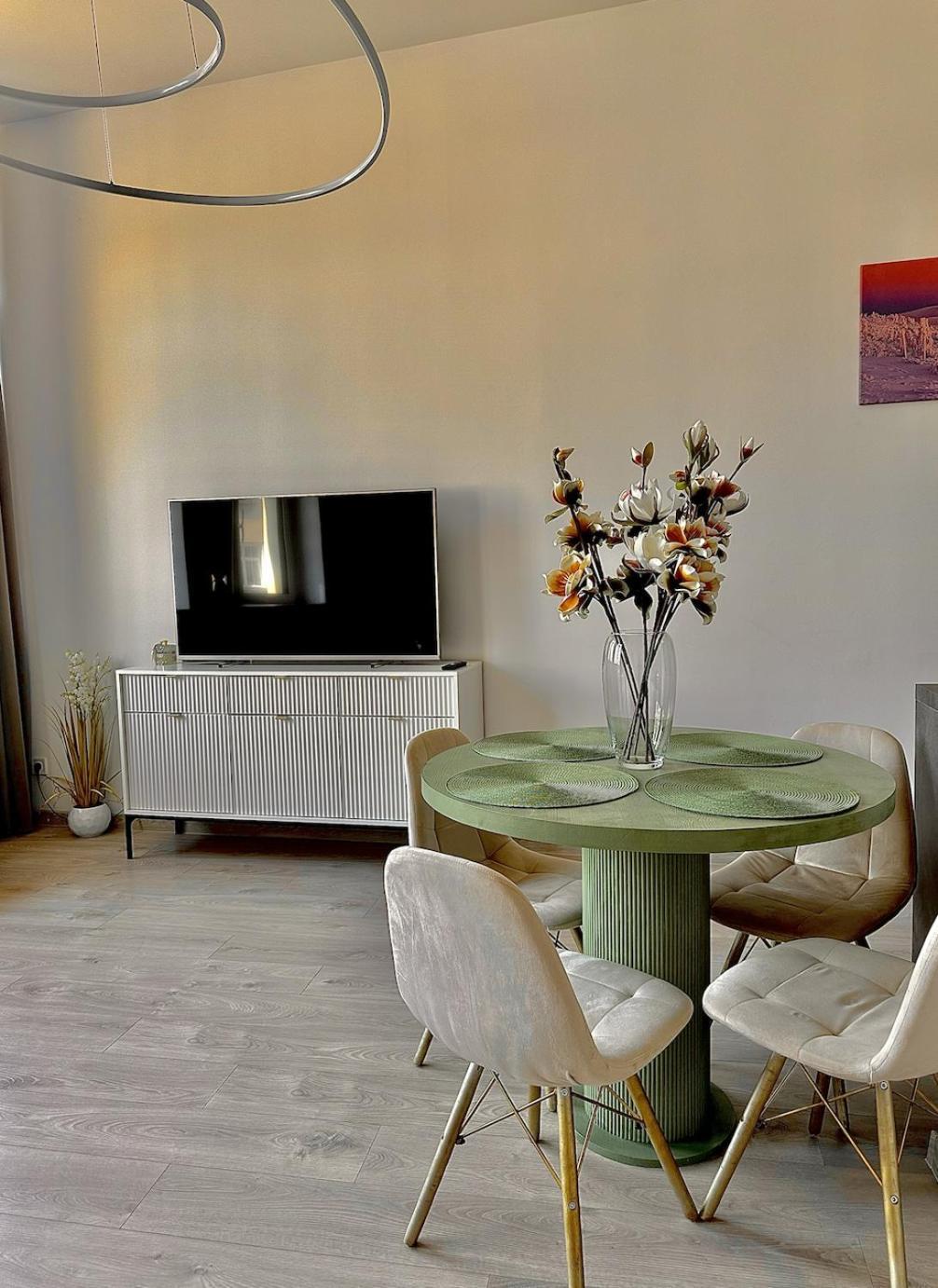 شقة Loft Przy Placu Niepodleglosci يلينيا غورا المظهر الخارجي الصورة